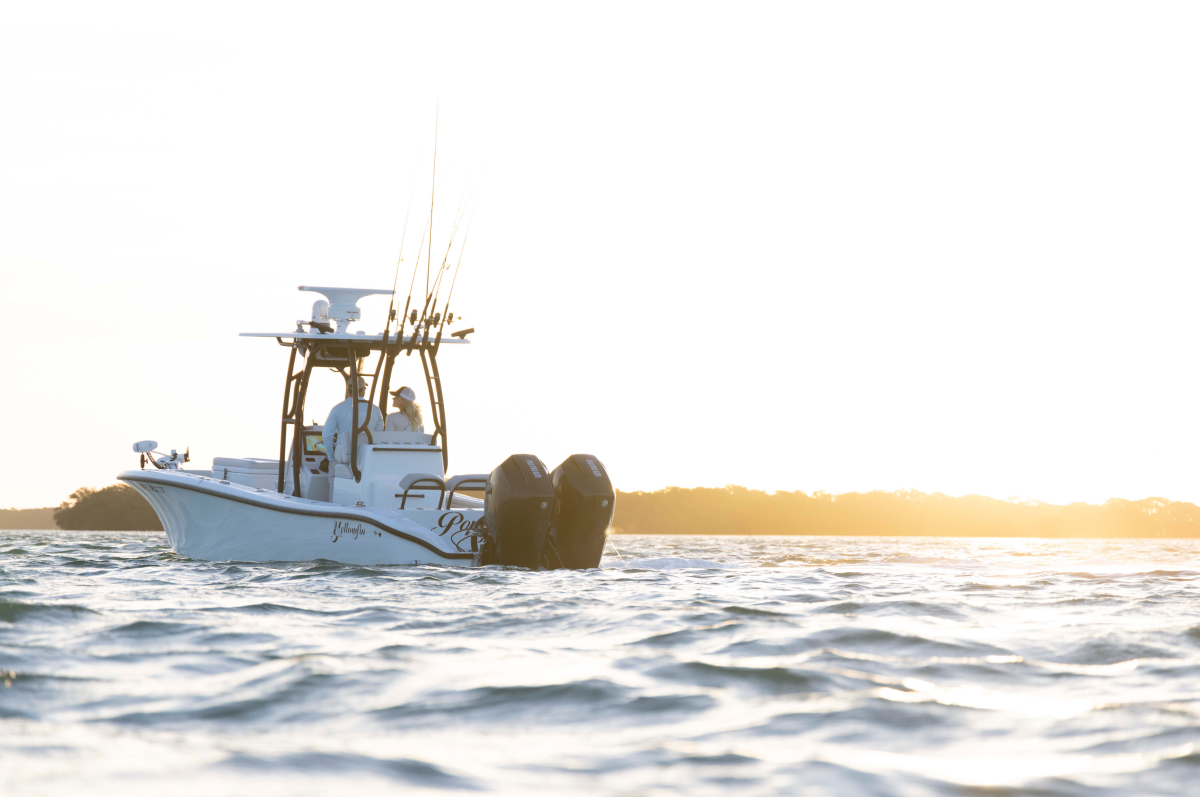 Yellowfin 26 Hybrid Twin Engines